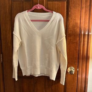 Women's Cream V-Neck Sweater L/XL